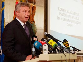 Slika topvijesti/2014/travanj/Godisnje izvjesce/mala_izvjesce.jpg